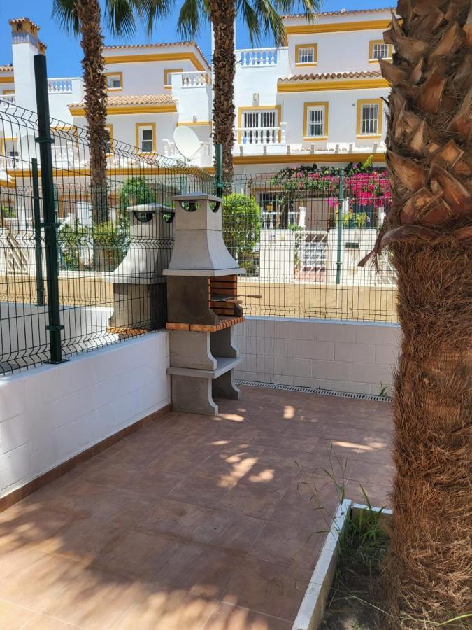 ¡Bajo Precioso Con Salida Directa A La Piscina Comunitaria En Paraiso De Vera! 외부 사진