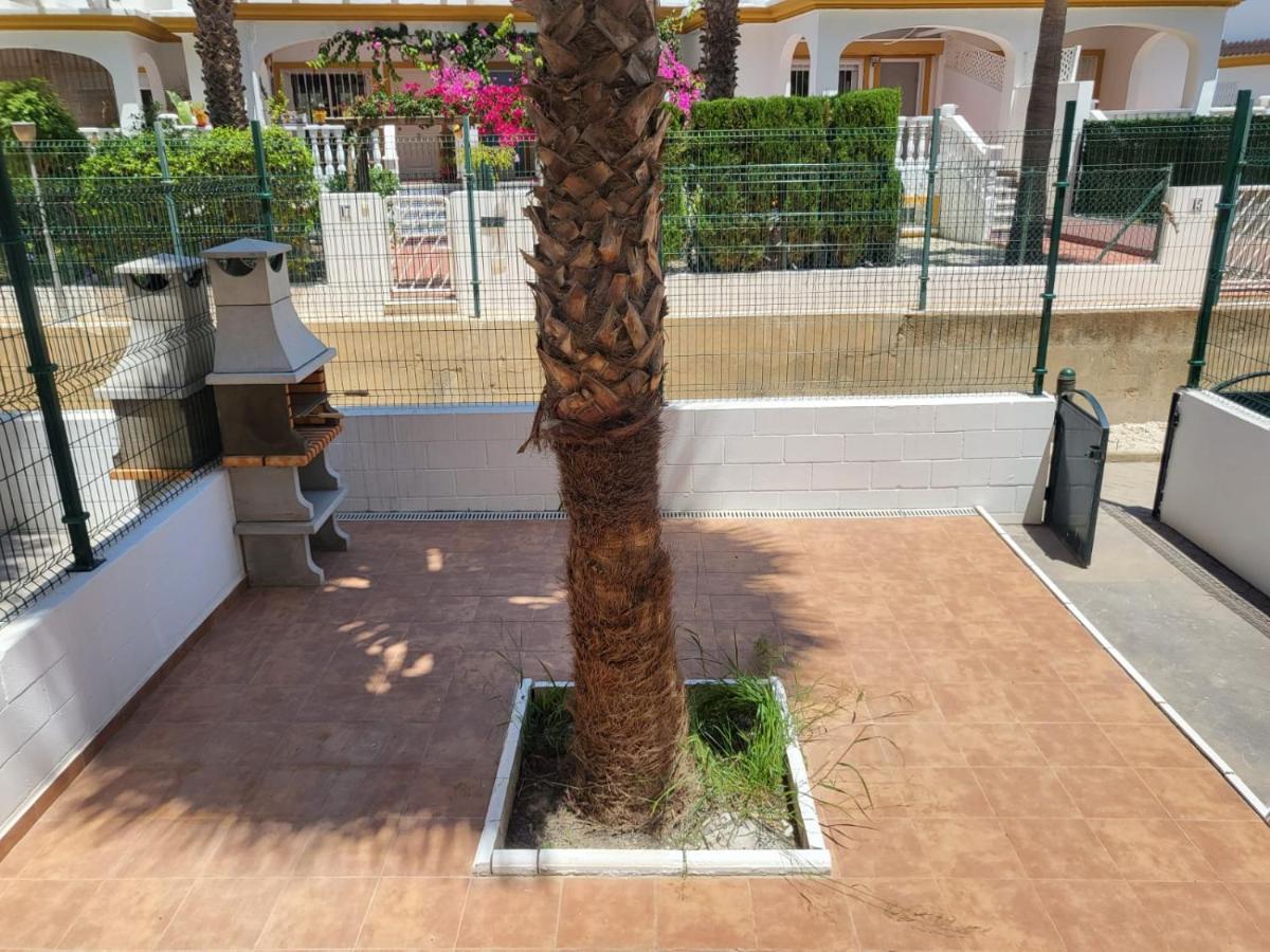 ¡Bajo Precioso Con Salida Directa A La Piscina Comunitaria En Paraiso De Vera! 외부 사진