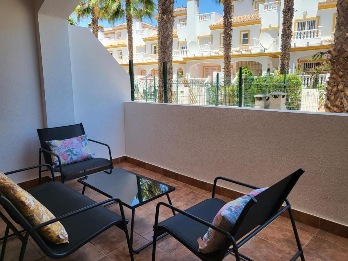 ¡Bajo Precioso Con Salida Directa A La Piscina Comunitaria En Paraiso De Vera! 외부 사진