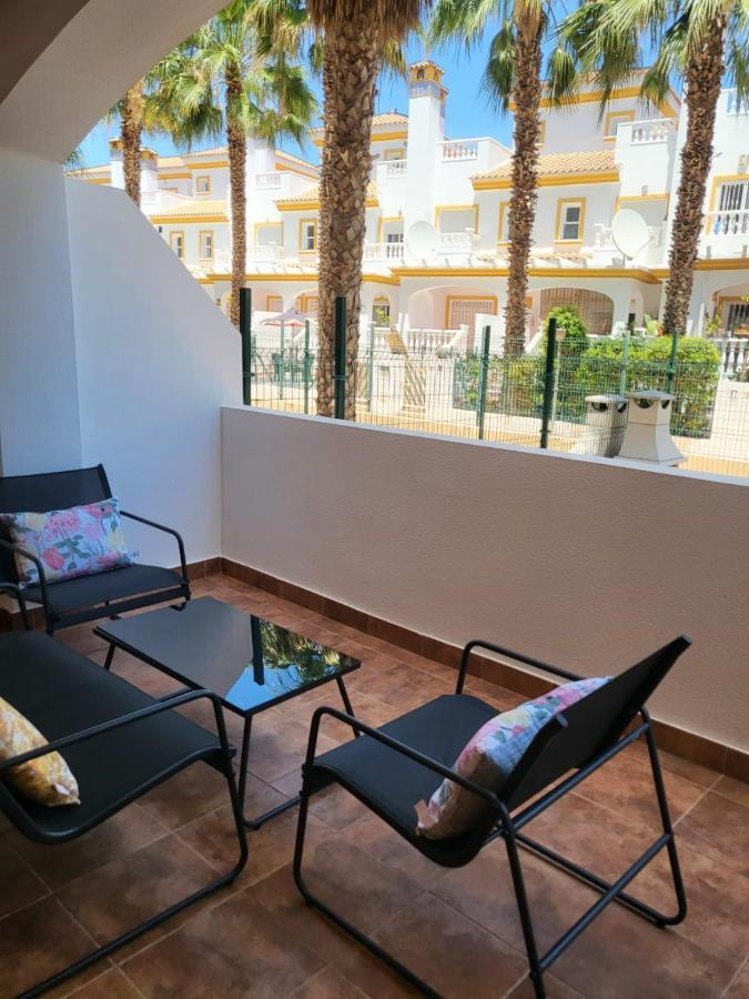 ¡Bajo Precioso Con Salida Directa A La Piscina Comunitaria En Paraiso De Vera! 외부 사진