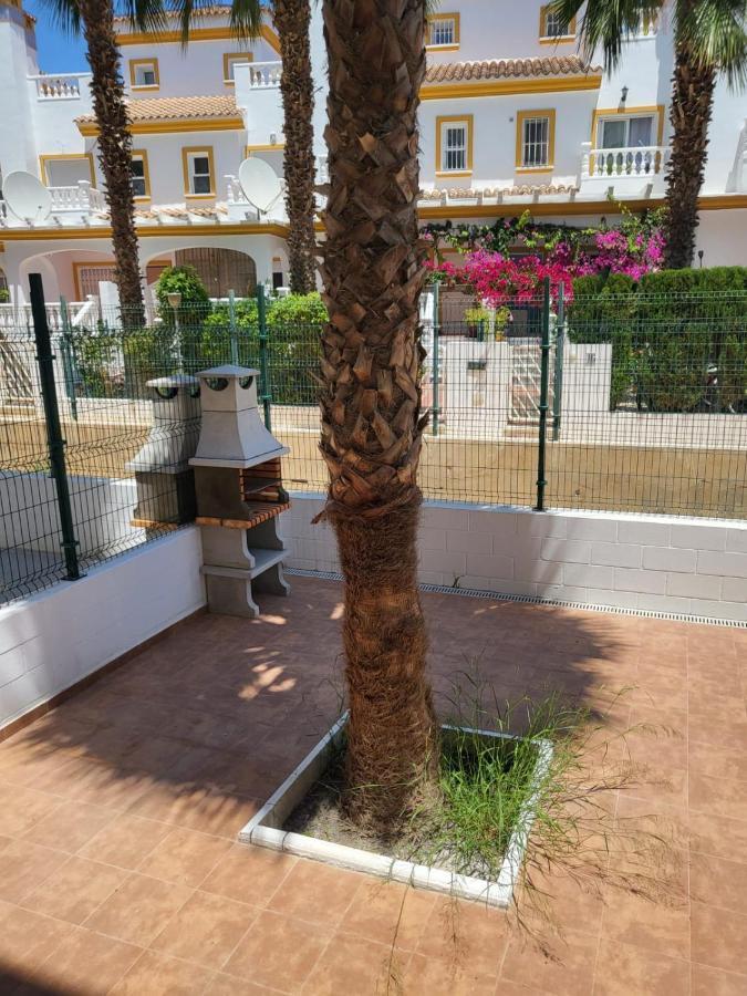 ¡Bajo Precioso Con Salida Directa A La Piscina Comunitaria En Paraiso De Vera! 외부 사진
